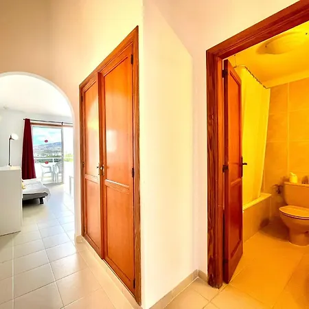 Lägenhet Apartment With Wifi, Pool, Close To The Shops And Restaurants In Tenerife South