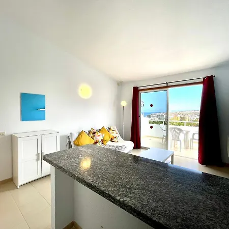 Apartment With Wifi, Pool, Close To The Shops And Restaurants In Tenerife South Lägenhet Costa Adeje (Tenerife)