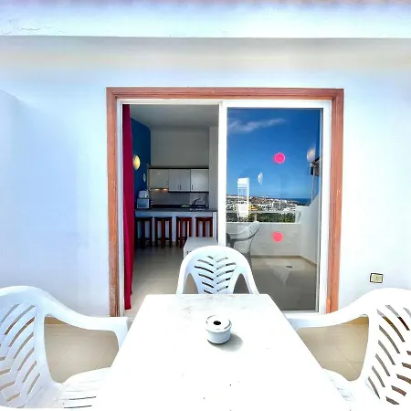 Apartamento Apartment With Wifi, Pool, Close To The Shops And Restaurants In Tenerife South