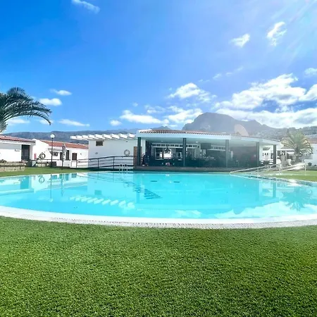 Apartment With Wifi, Pool, Close To The Shops And Restaurants In Tenerife South Apartment Costa Adeje (Tenerife)