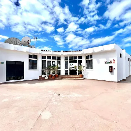 Apartment With Wifi, Pool, Close To The Shops And Restaurants In Tenerife South Apartment