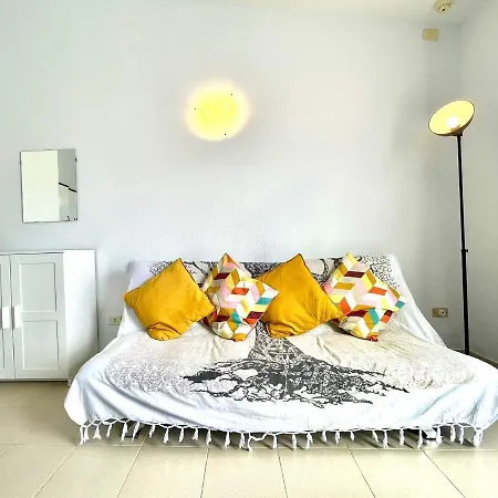 Apartment With Wifi, Pool, Close To The Shops And Restaurants In Tenerife South Apartamento