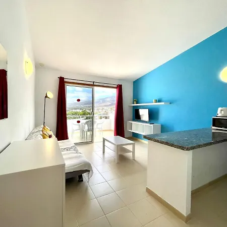 Apartment Apartment With Wifi, Pool, Close To The Shops And Restaurants In Tenerife South