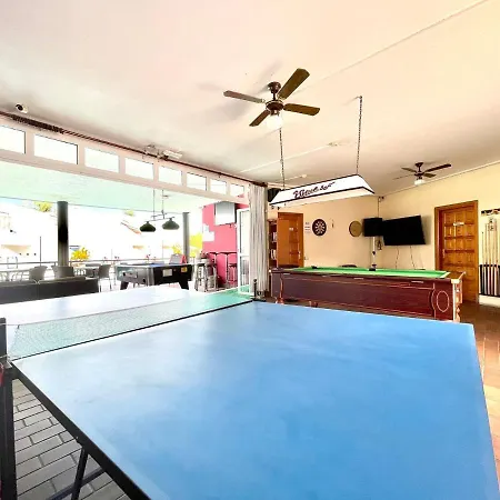 Apartment With Wifi, Pool, Close To The Shops And Restaurants In Tenerife South Apartamento *